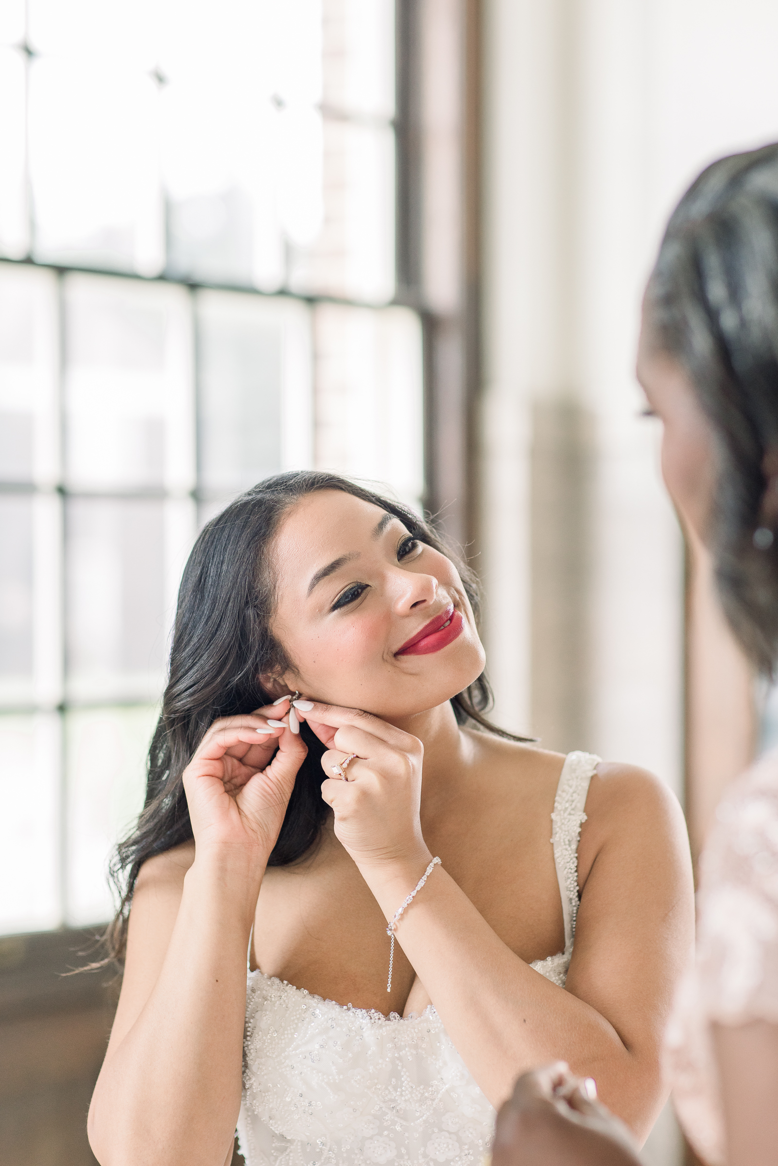 getting ready okc wedding photographer