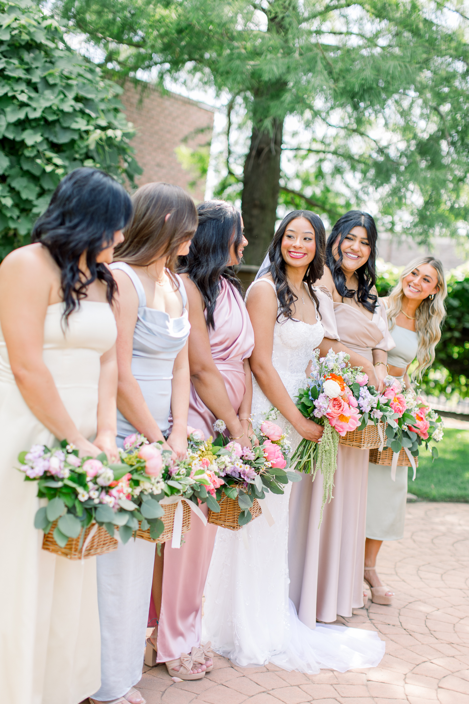 Oklahoma wedding photography outdoors bridal party